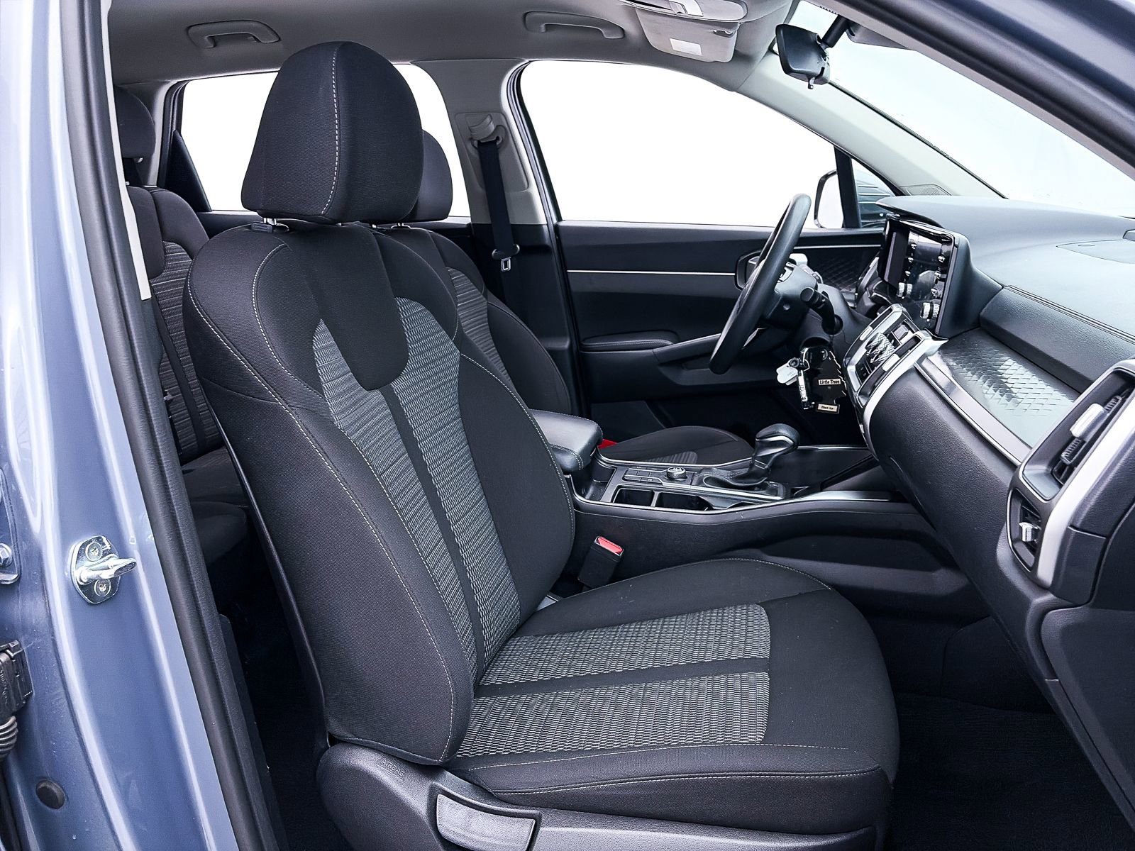 Used 2022 Kia Sorento LX image 32