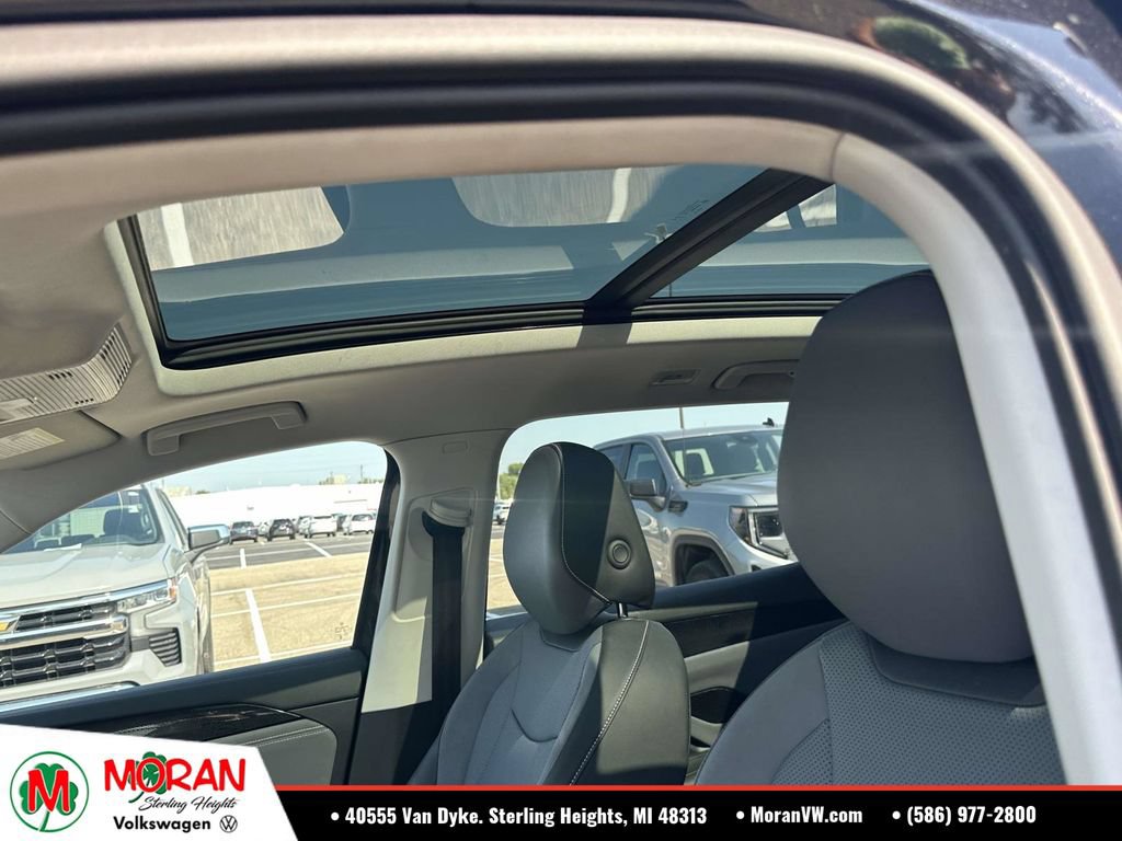 Certified 2025 Volkswagen Tiguan SE w/ Panoramic Sunroof Package AWD/4WD image 21
