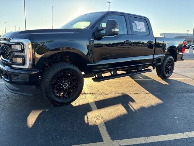 Used 2025 Ford F250 XLT w/ Black Appearance Package AWD/4WD image 18