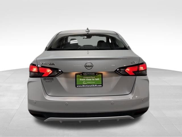 Used 2023 Nissan Versa SV image 8