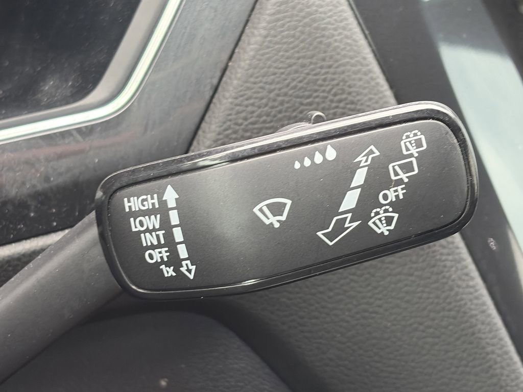 Certified 2023 Volkswagen Tiguan SE R-Line image 13