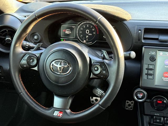 Used 2023 Toyota GR86 10th Anniversary SE image 13