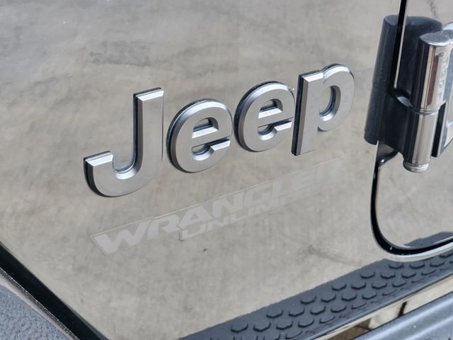 Used 2021 Jeep Wrangler Unlimited Sahara AWD/4WD image 13