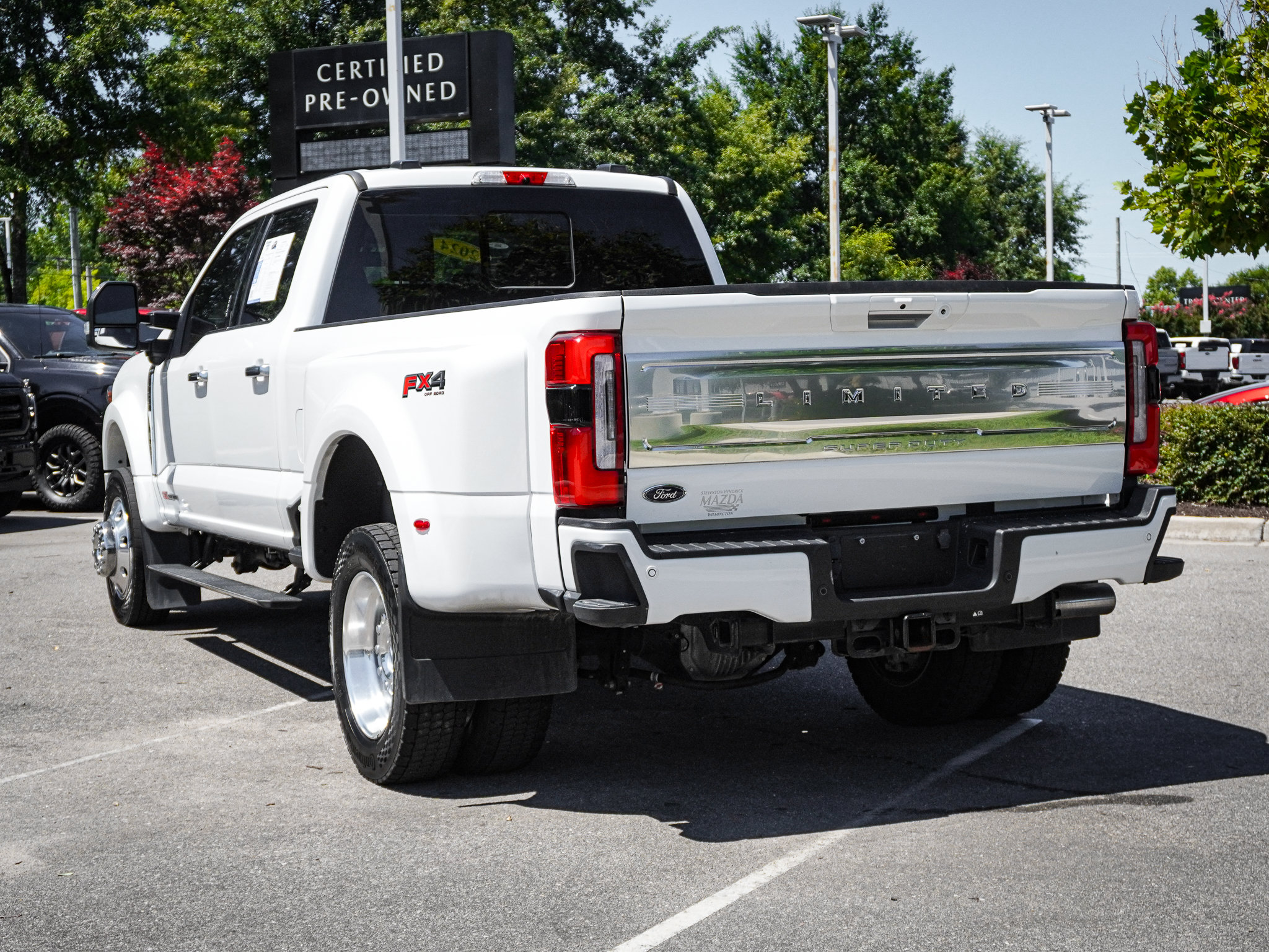 Used 2024 Ford F450 Limited w/ FX4 Off-Road Package AWD/4WD image 8
