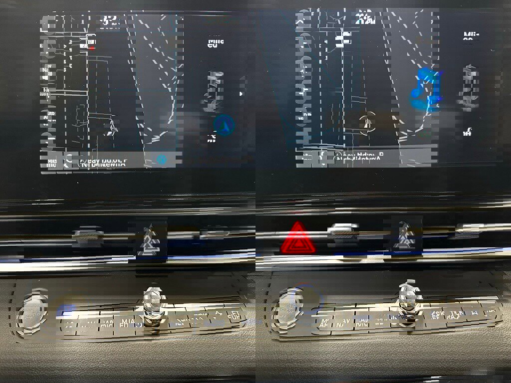 Used 2025 Hyundai Elantra SEL w/ Cargo Package image 27