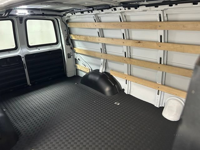Used 2025 GMC Savana 2500 w/ Driver Convenience Package RWD image 15