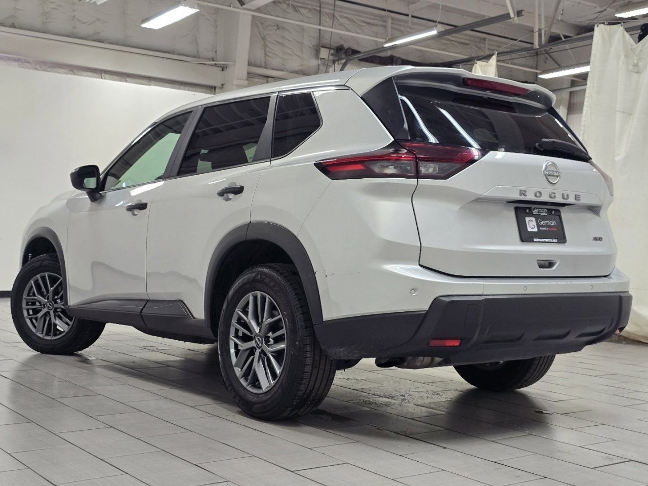 Used 2024 Nissan Rogue S image 12