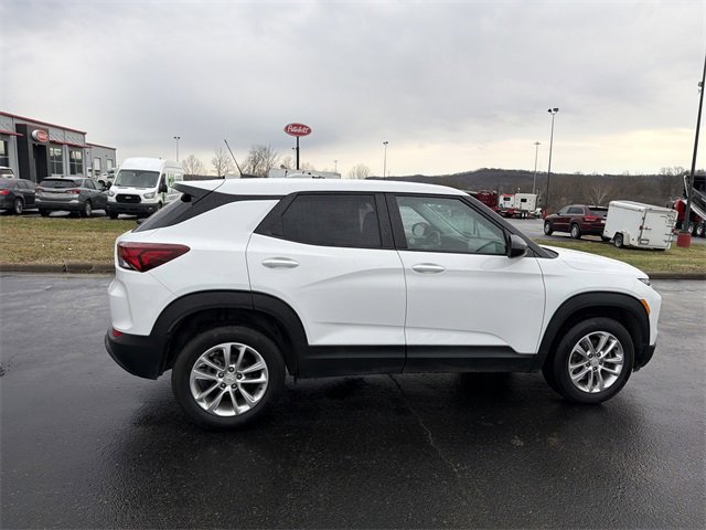 Used 2025 Chevrolet TrailBlazer LS w/ LS Convenience Package image 2