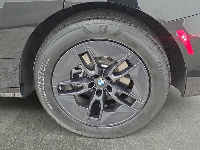 Certified 2026 BMW iX xDrive45 AWD/4WD image 27