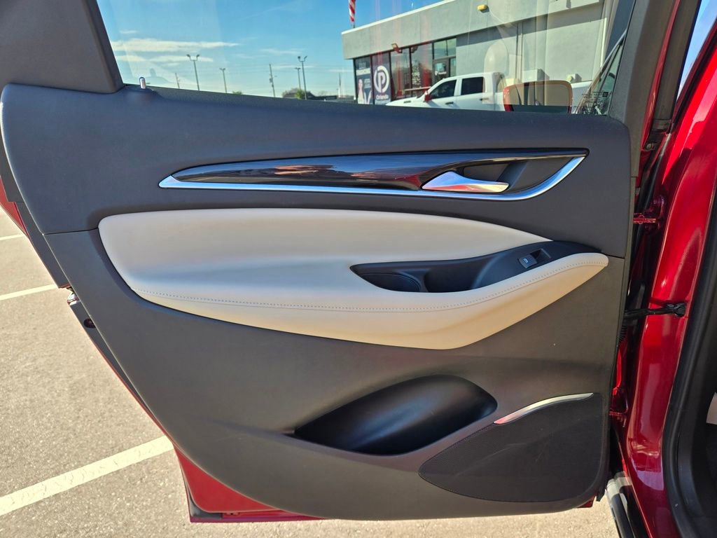 Used 2019 Buick Enclave Essence image 39