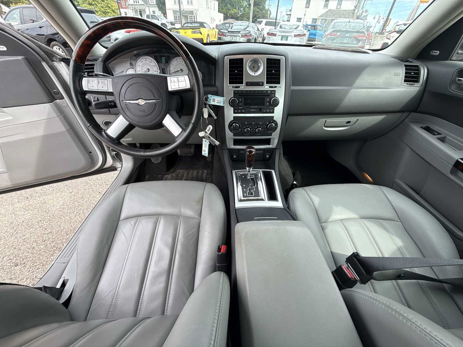 Used 2006 Chrysler 300 C w/ Sound Group II AWD/4WD image 19