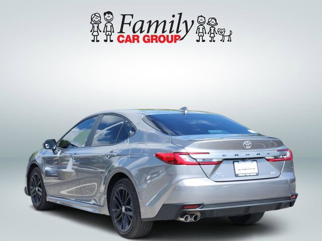 Used 2025 Toyota Camry SE image 3
