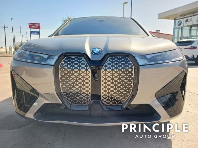 New 2023 BMW iX xDrive50 w/ Premium Package image 2