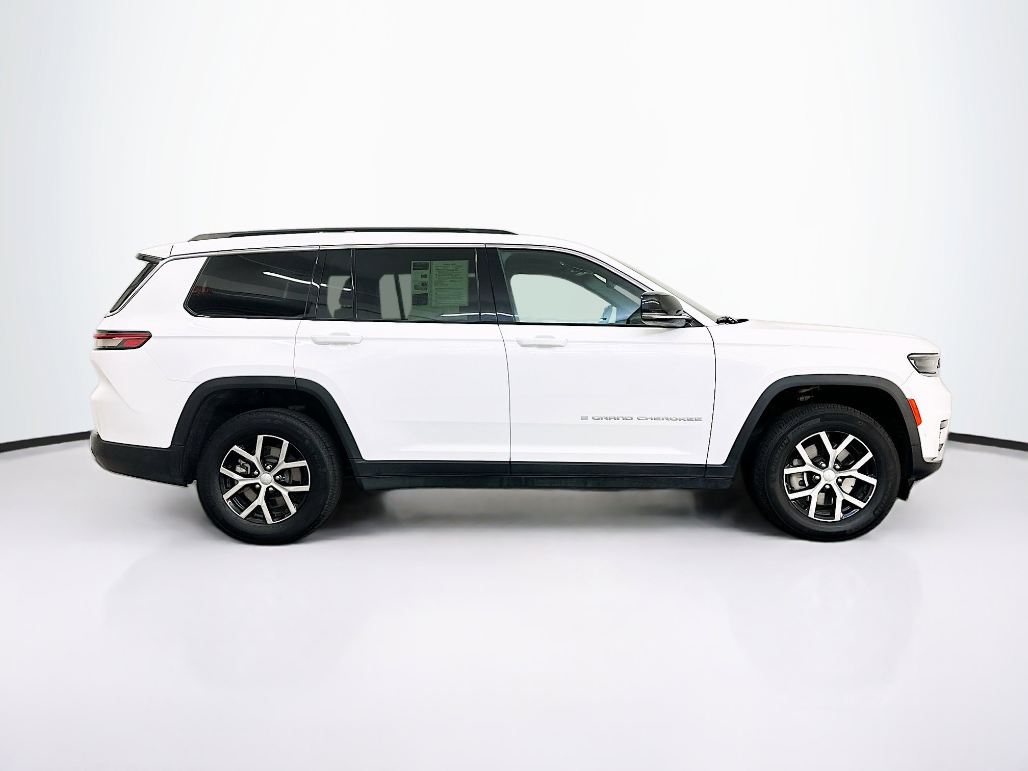 Used 2024 Jeep Grand Cherokee L Limited w/ Luxury Tech Group II AWD/4WD image 10