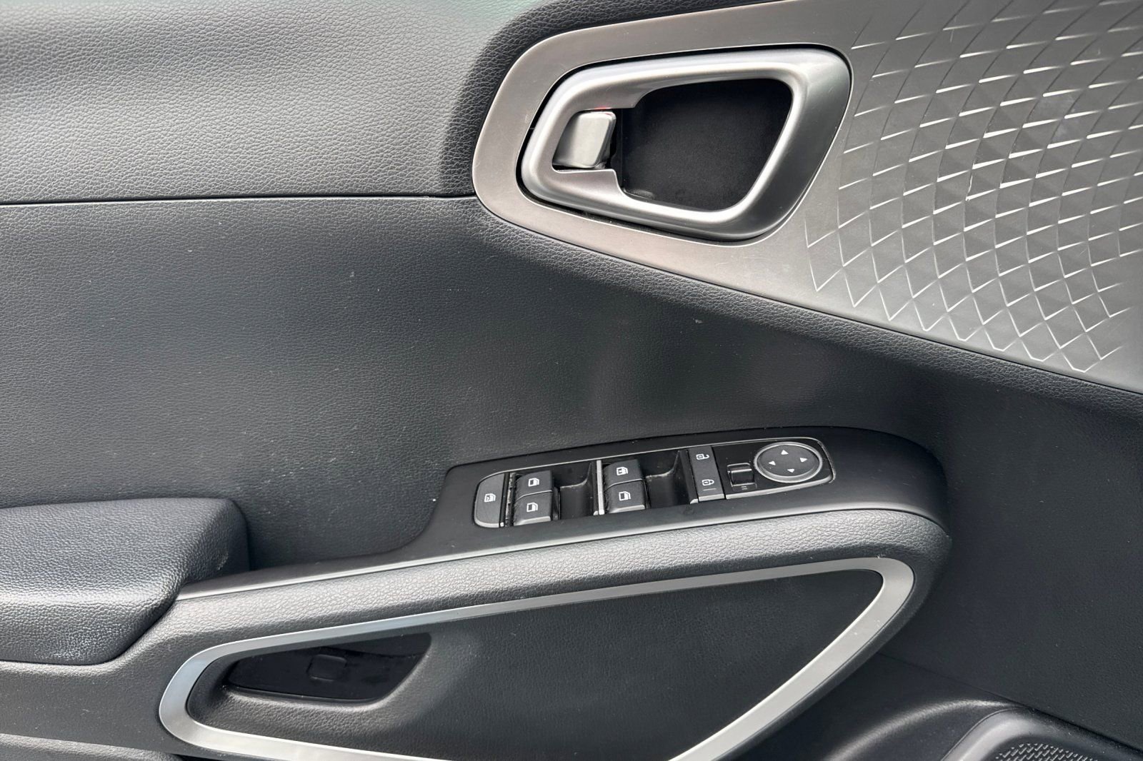 Used 2023 Kia Soul LX w/ LX Technology Package image 10