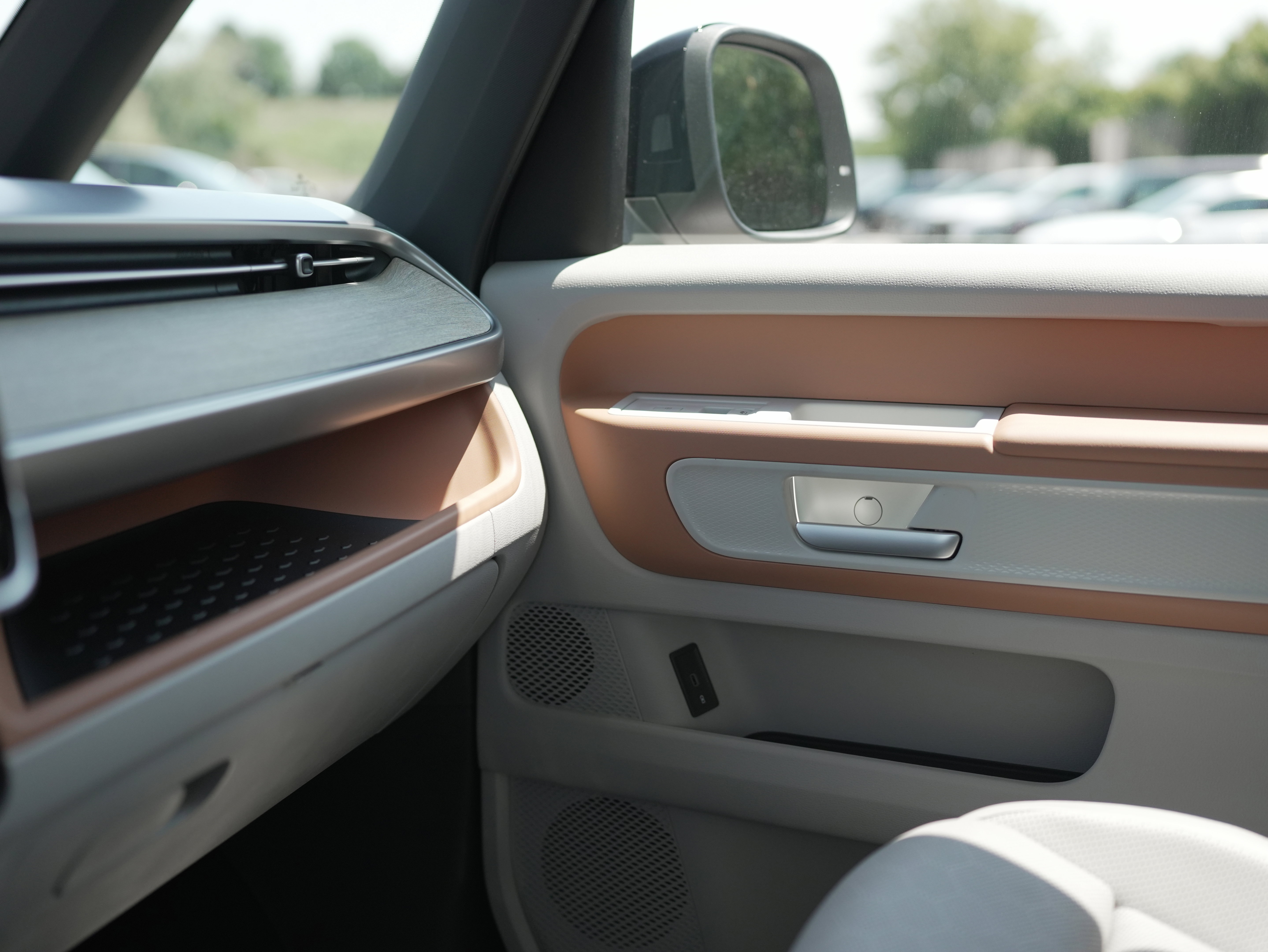 New 2025 Volkswagen ID. Buzz 1st Edition image 16