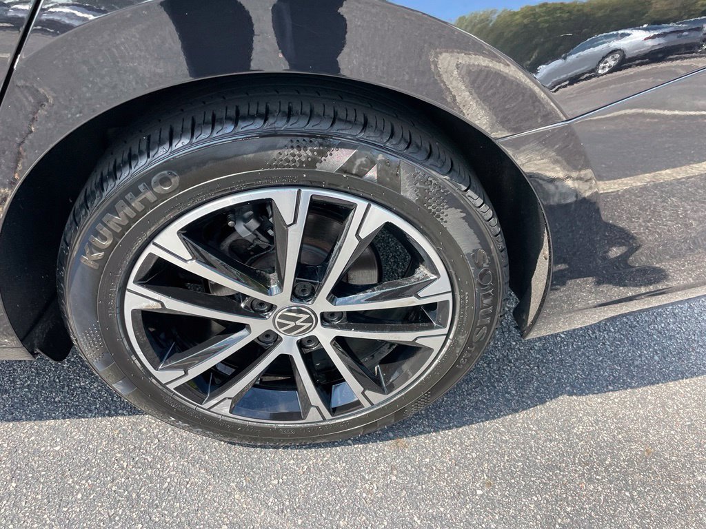 Used 2025 Volkswagen Jetta Sport FWD image 40