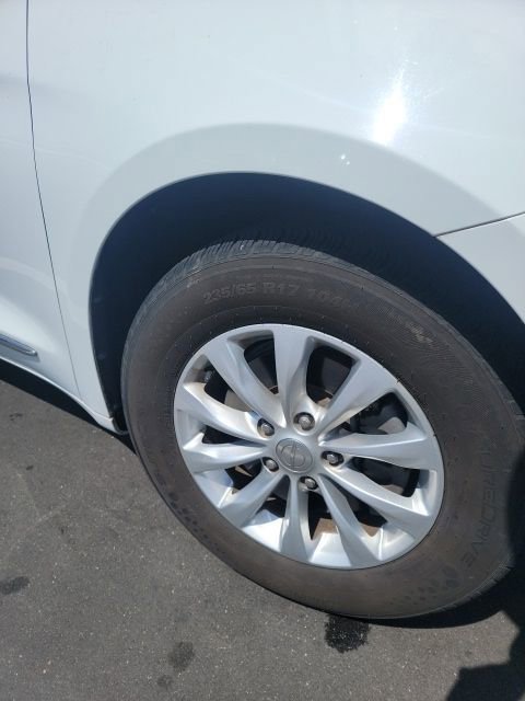 Used 2018 Chrysler Pacifica Touring-L w/ Advanced Safetytec Group FWD image 4