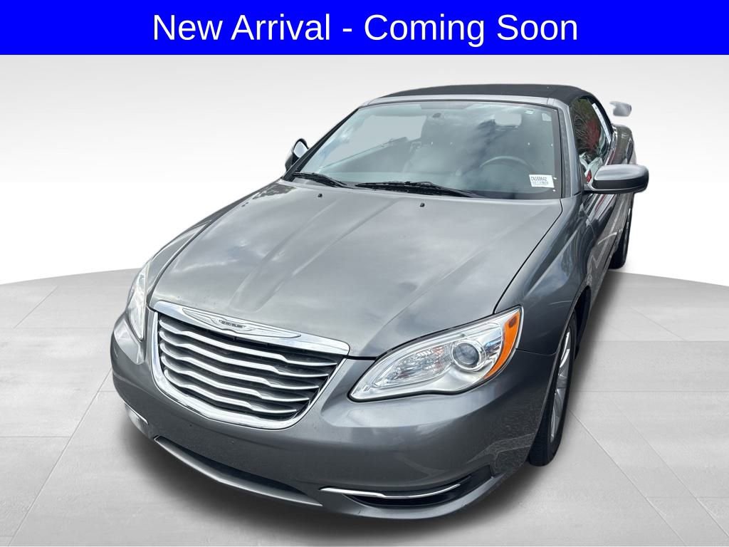 Used 2012 Chrysler 200 Touring image 2