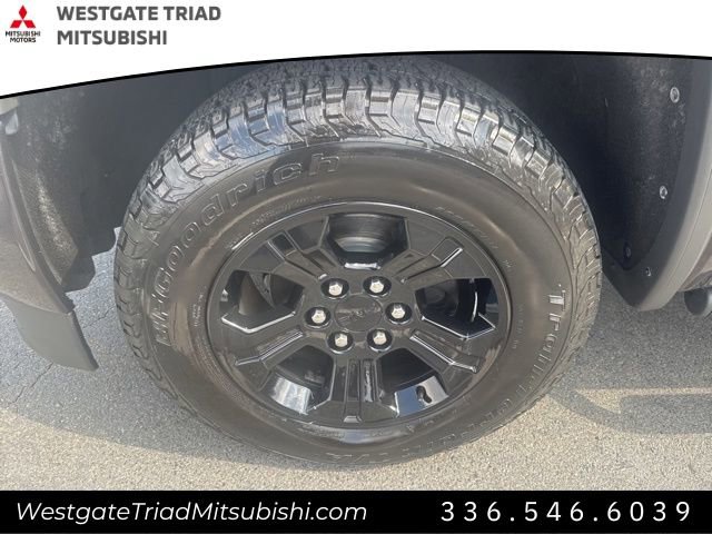 Used 2016 GMC Sierra 1500 SLT w/ All Terrain X Package image 4