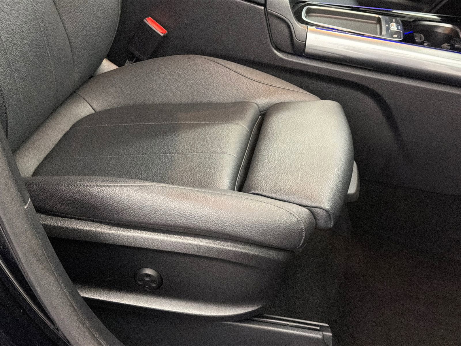 Used 2025 Mercedes-Benz GLA 250 4MATIC image 12