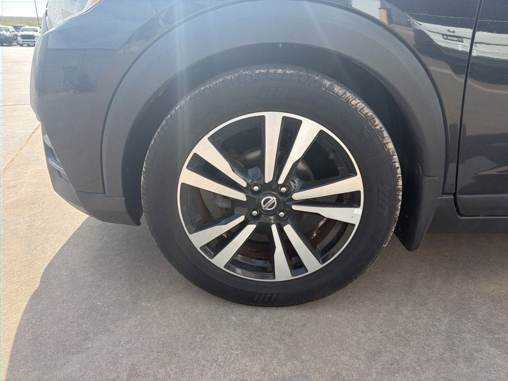 Used 2019 Nissan Kicks SV image 9