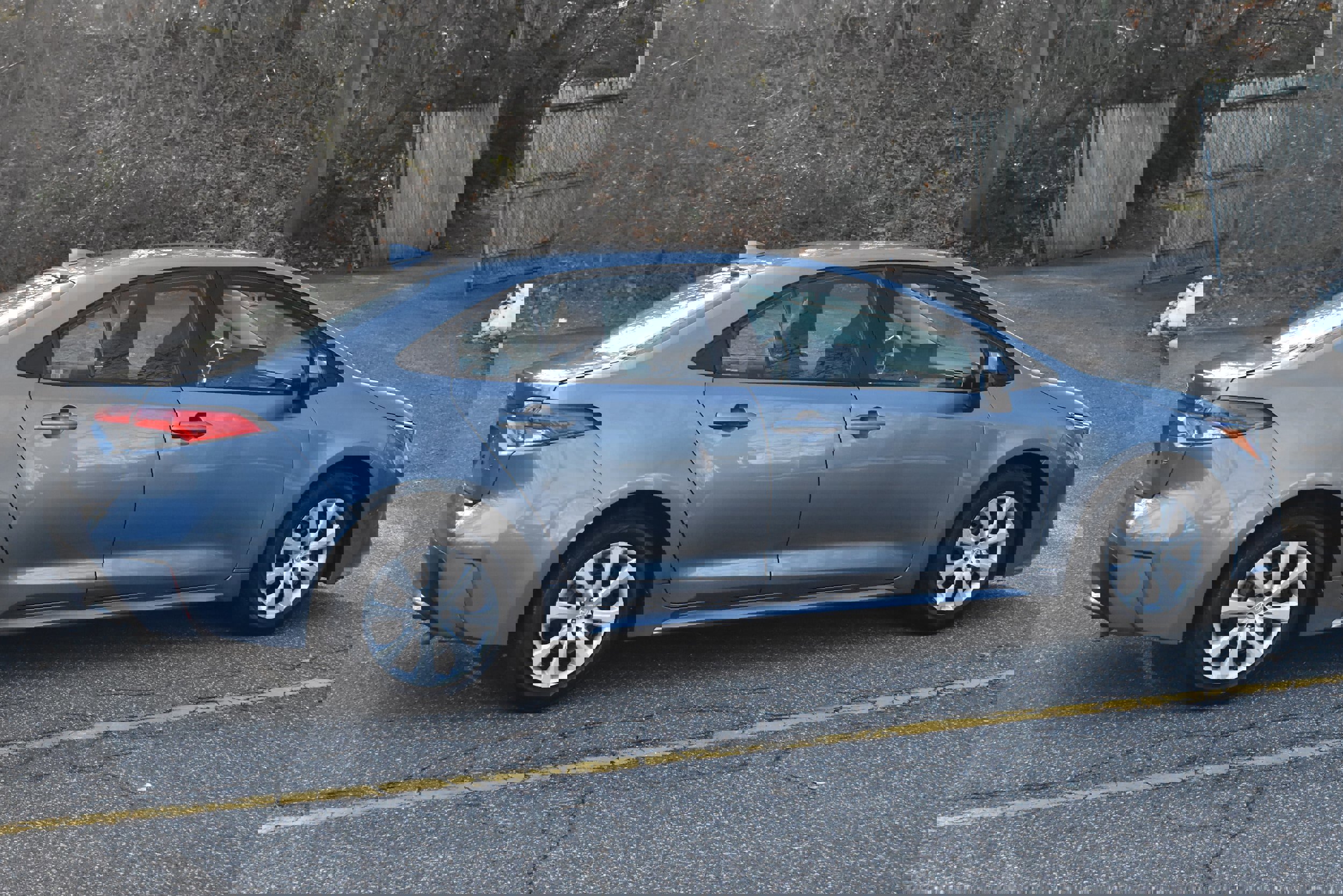 Used 2022 Toyota Corolla LE image 9