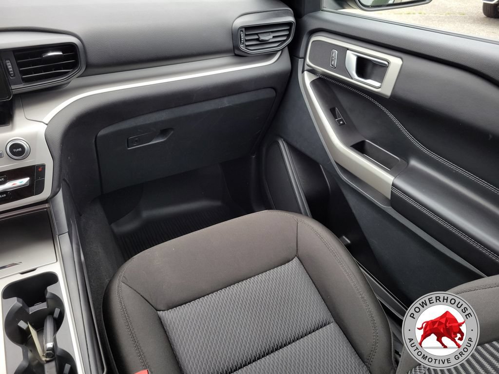 Used 2023 Ford Explorer XLT AWD/4WD image 23