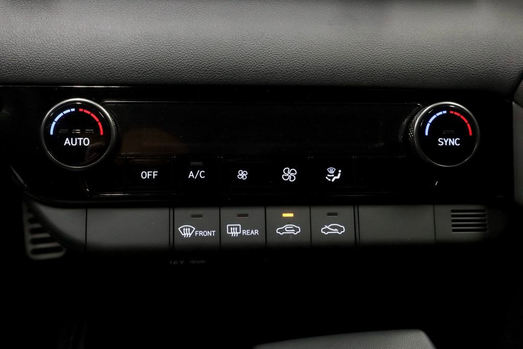 Certified 2025 Hyundai Elantra Sport image 29