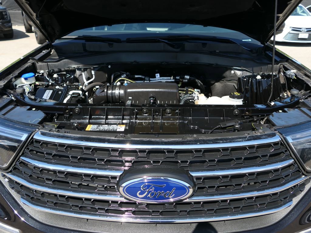 Used 2023 Ford Explorer XLT w/ Equipment Group 202A RWD image 27