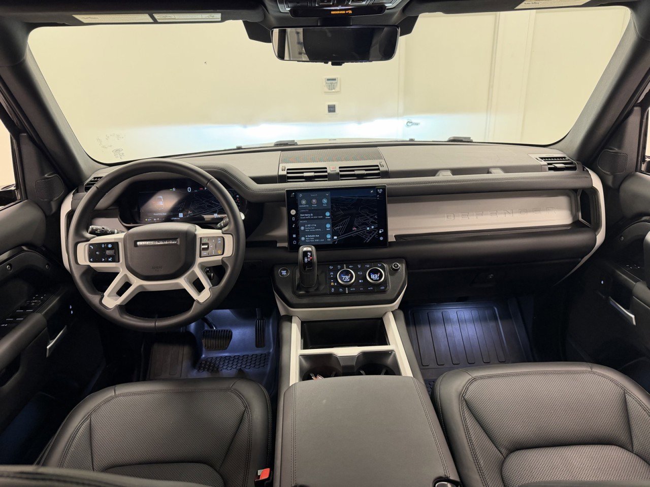 Used 2025 Land Rover Defender 110 S image 40