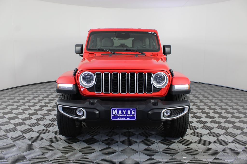 Used 2025 Jeep Wrangler Unlimited Sahara AWD/4WD image 25