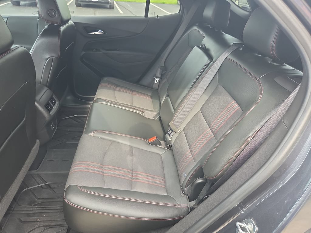 Certified 2022 Chevrolet Equinox RS w/ LPO, Floor Liner Package AWD/4WD image 29