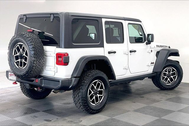 Used 2024 Jeep Wrangler Unlimited Rubicon AWD/4WD image 13