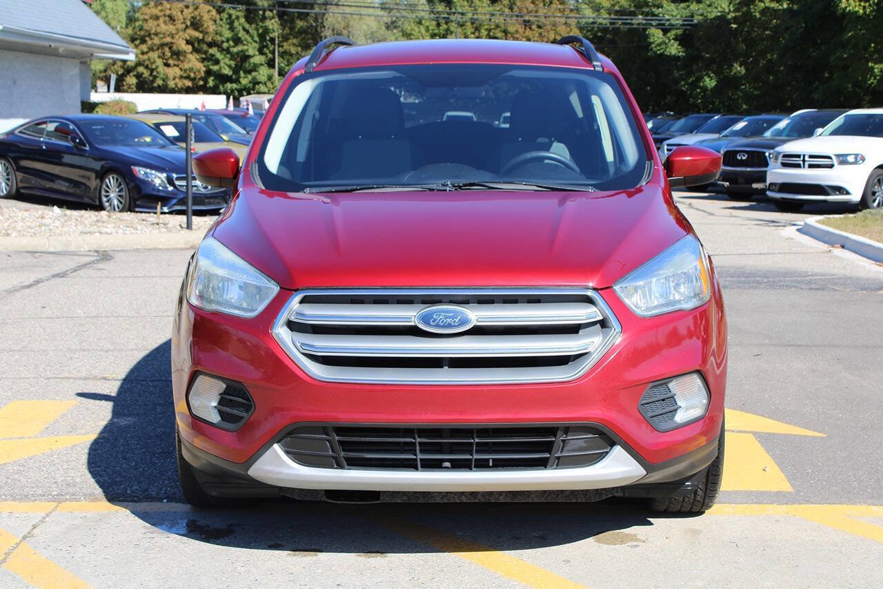 Used 2017 Ford Escape SE image 2