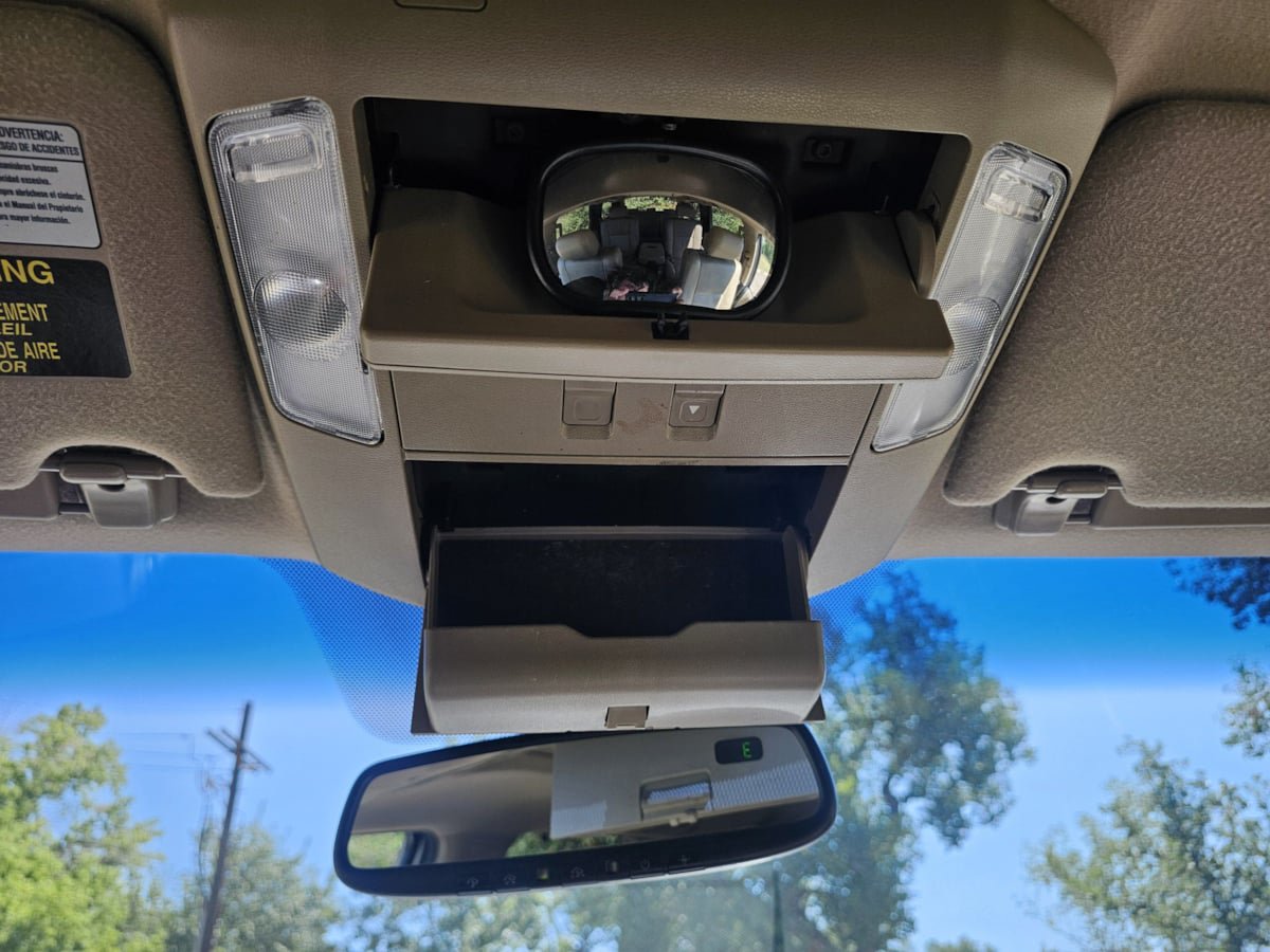 Used 2011 Toyota Sequoia Platinum AWD/4WD image 25