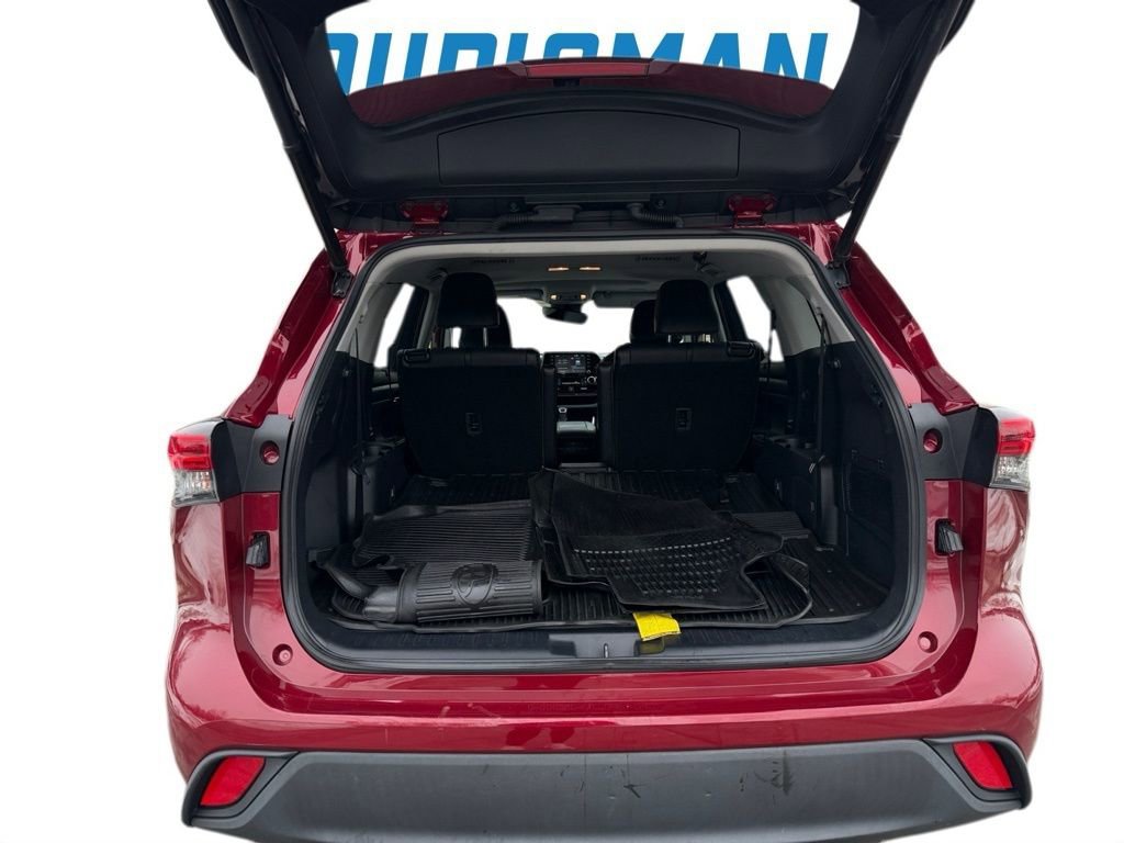 Used 2021 Toyota Highlander XLE image 5