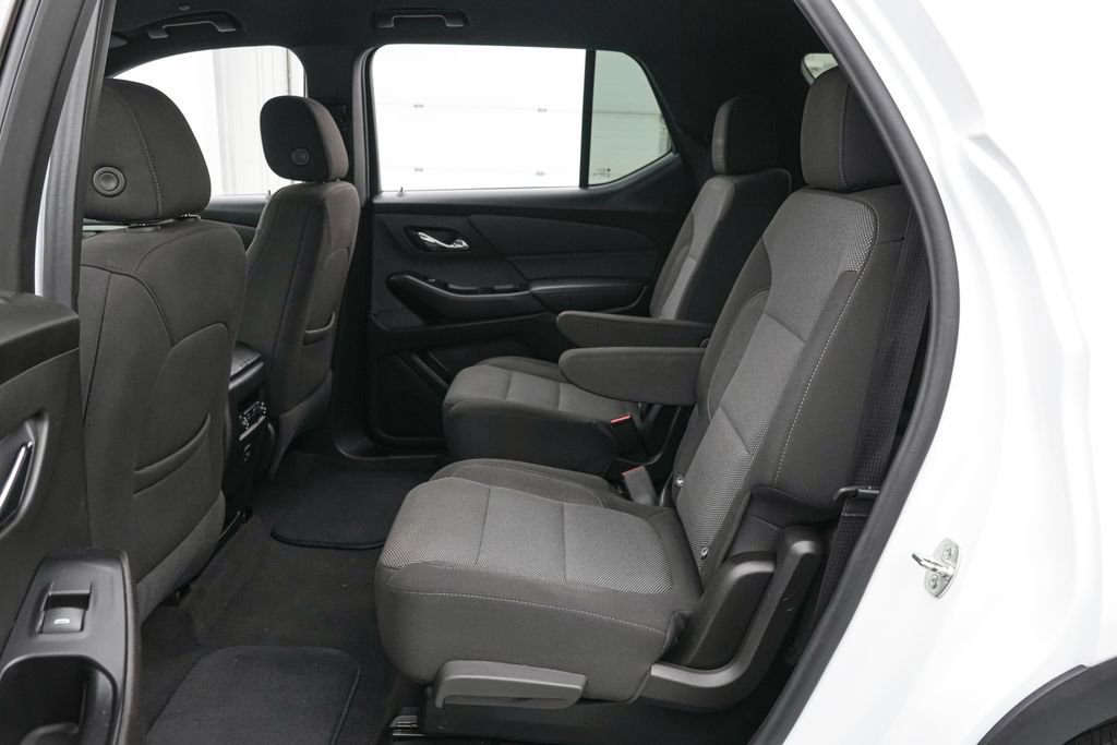 Used 2023 Chevrolet Traverse LT FWD image 18