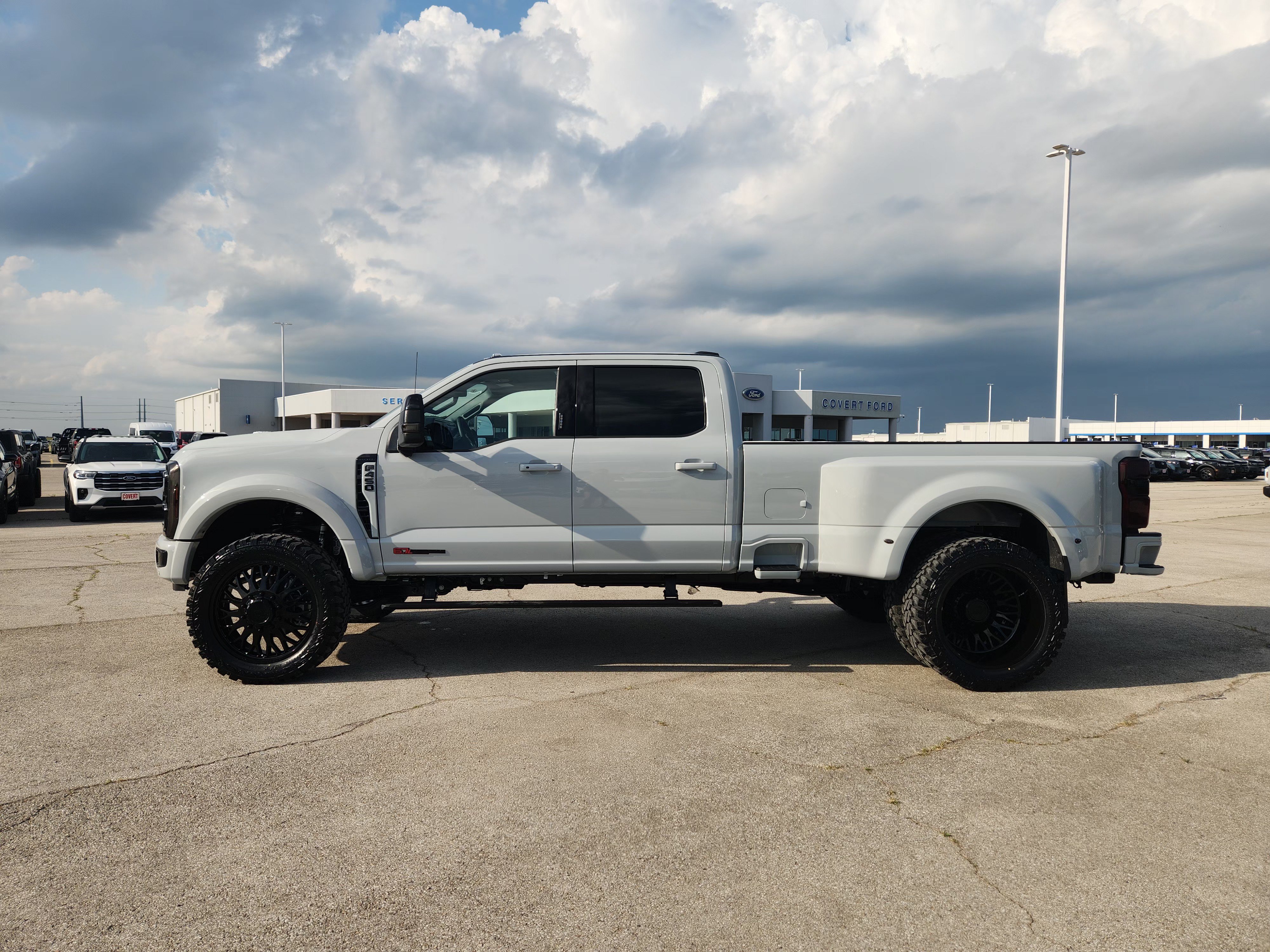 New 2026 Ford F450 Platinum w/ FX4 Off-Road Package AWD/4WD image 4