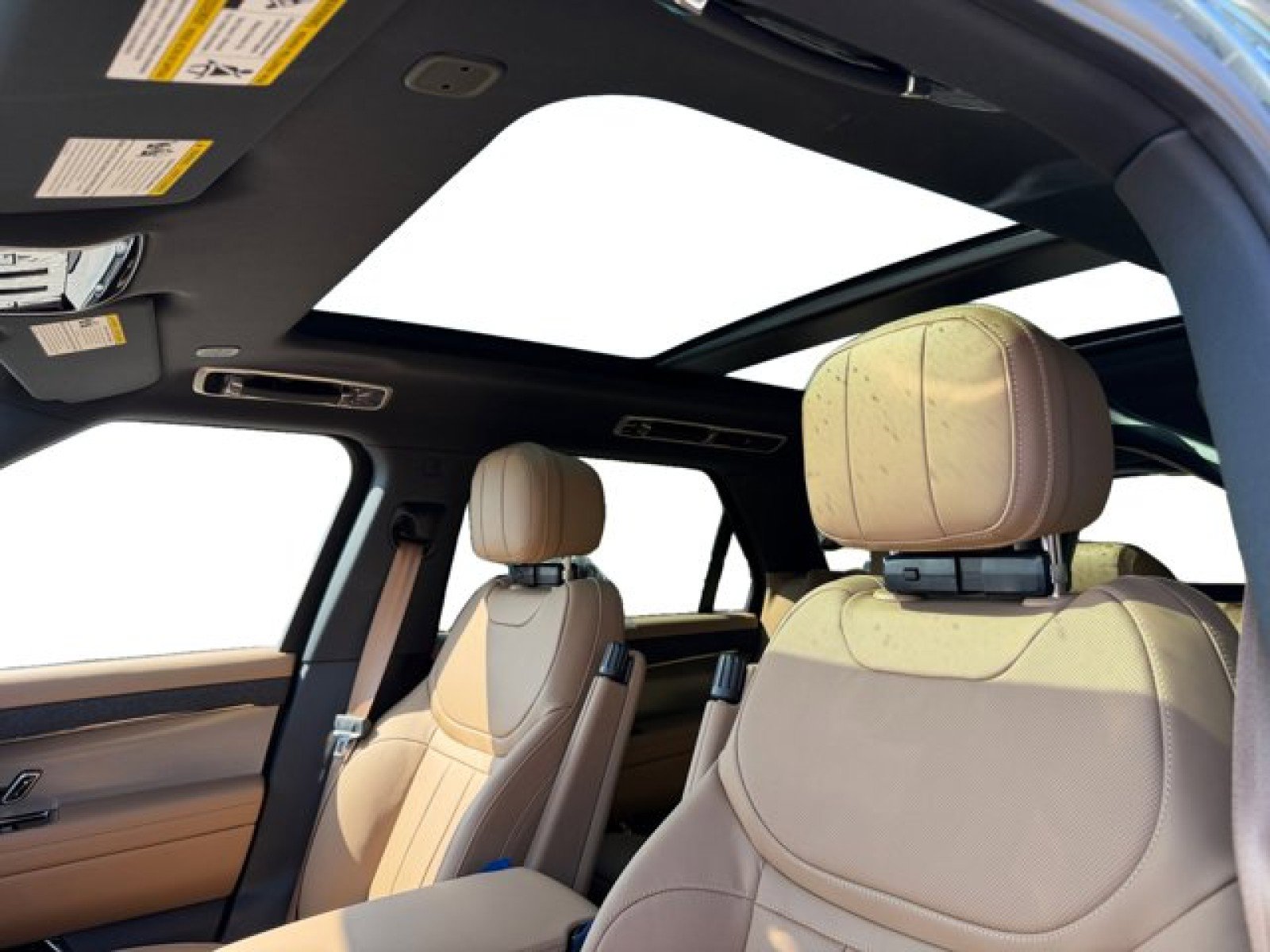 New 2026 Land Rover Range Rover Sport SE AWD/4WD image 12