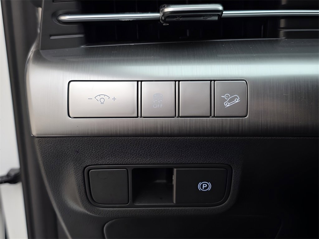 Certified 2025 Hyundai Kona SEL image 23