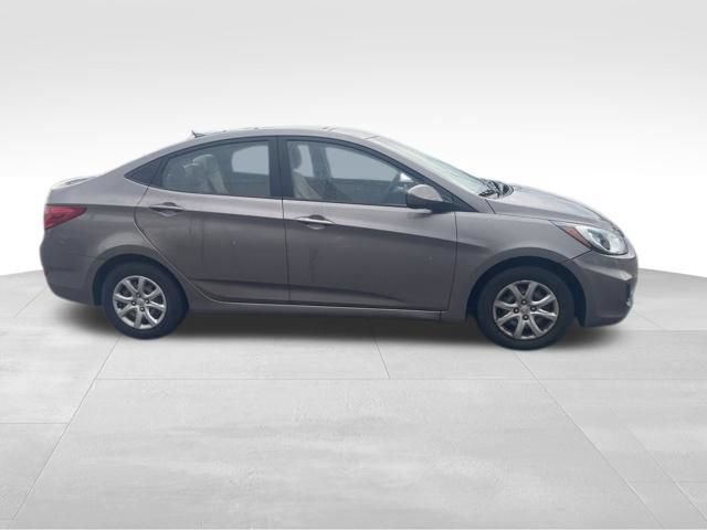 Used 2013 Hyundai Accent GLS FWD image 5
