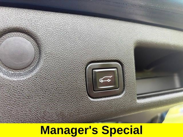 Used 2022 Chevrolet Equinox LT w/ Driver Convenience Package FWD image 35