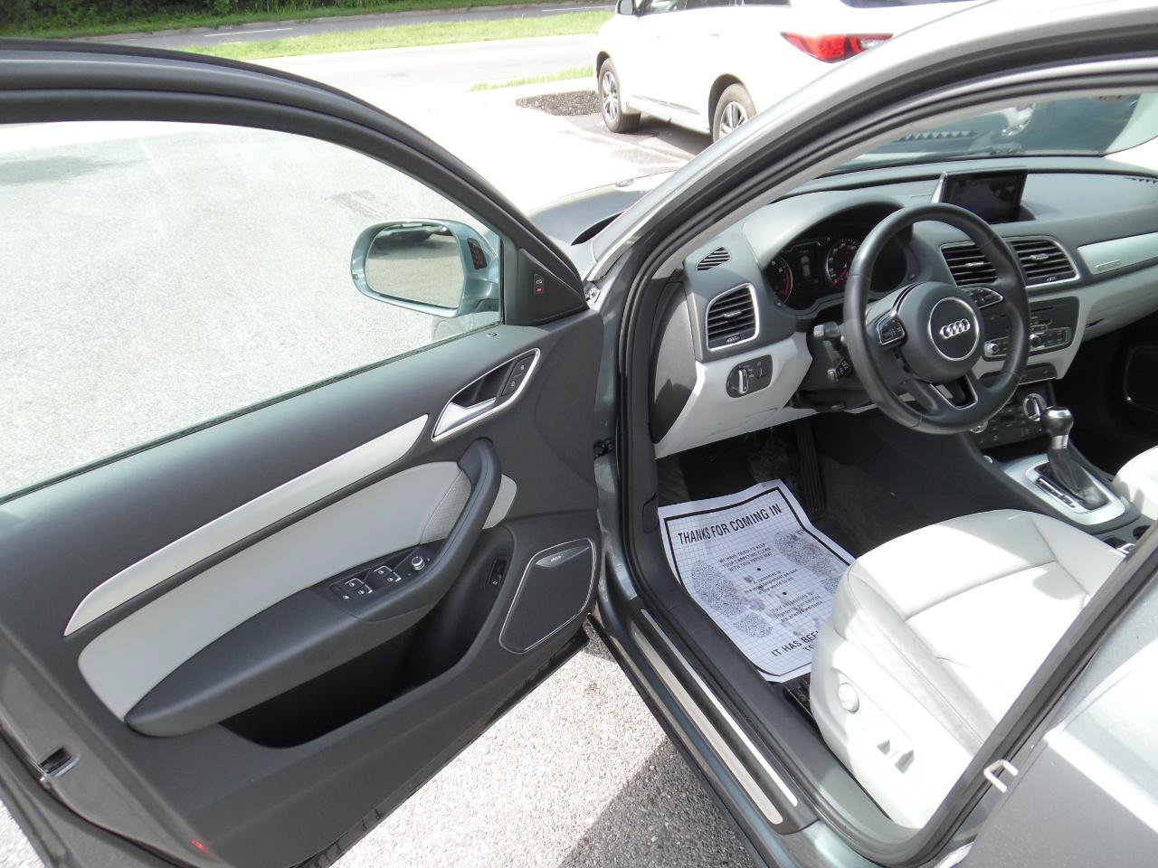 Used 2015 Audi Q3 2.0T Prestige w/ Prestige Package AWD/4WD image 10