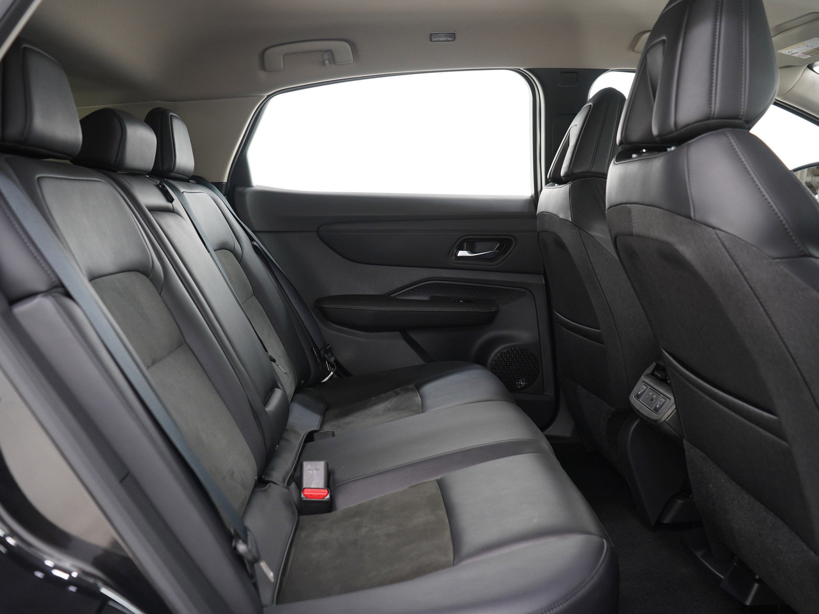 Used 2023 Nissan Ariya FWD image 13