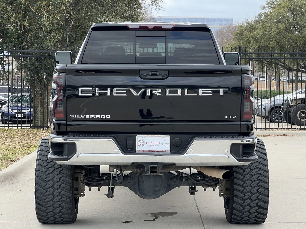 Used 2024 Chevrolet Silverado 2500 LTZ w/ LTZ Plus Package image 5