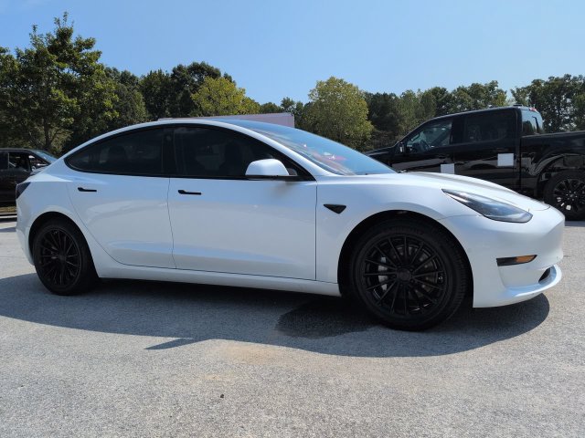 Used 2022 Tesla Model 3 Long Range AWD/4WD image 2