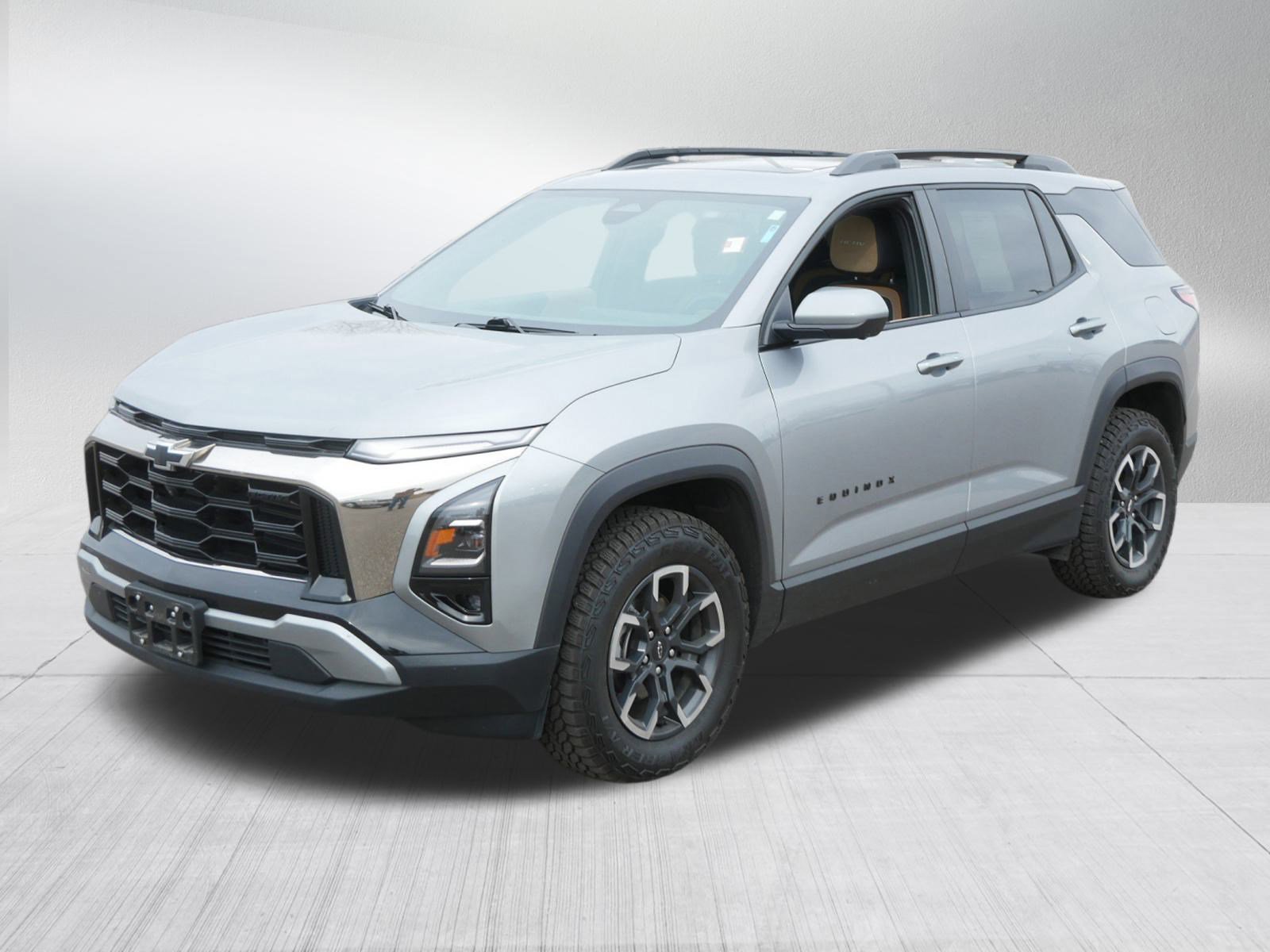 Used 2025 Chevrolet Equinox ACTIV w/ Safety and Technology Package image 3