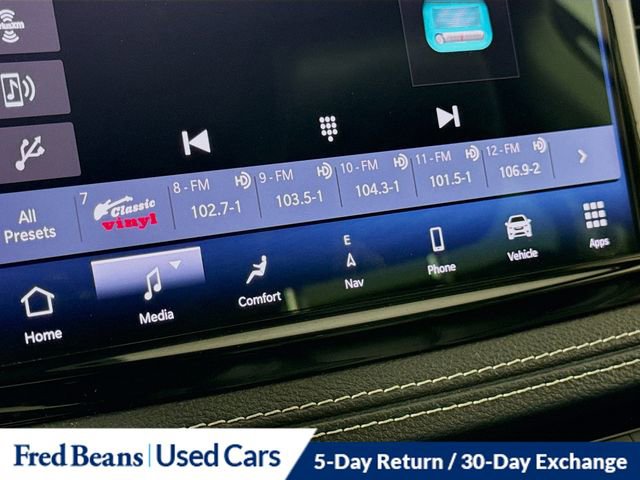 Used 2024 Chrysler Pacifica Limited FWD image 19