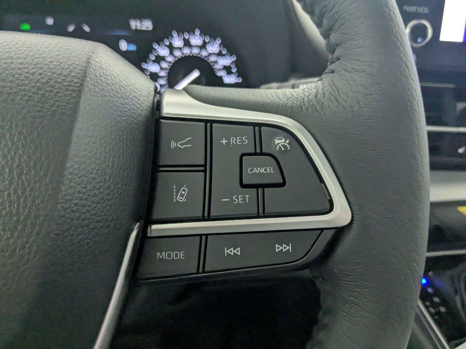 New 2026 Toyota Sienna XLE FWD image 16